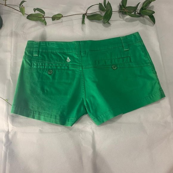 🌀 Volcom Plaid Green Shorts - Picture 2 of 10